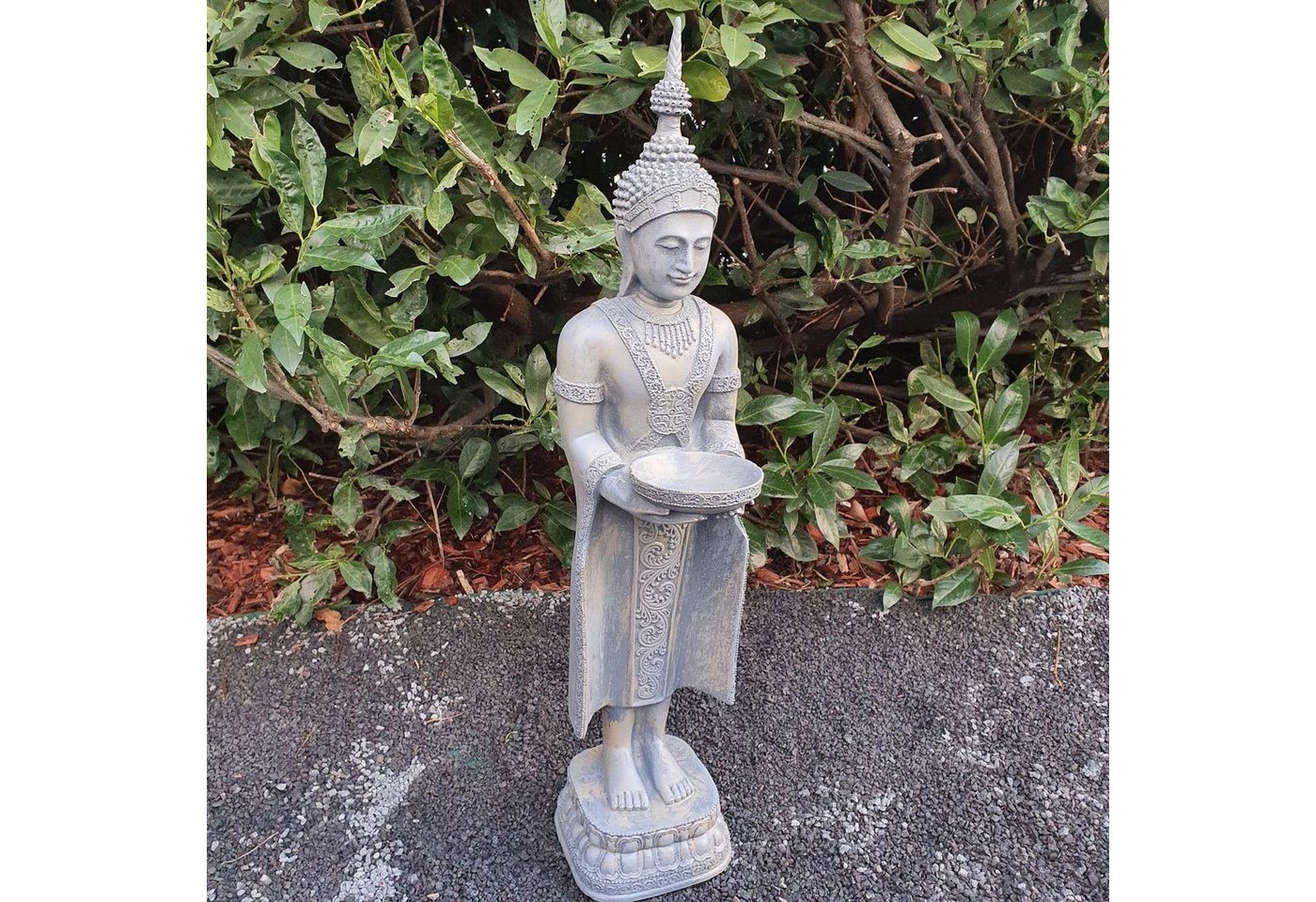 Aspinaworld Gartenfigur Tempelwächter Buddha Figur mit Schale 76 cm grau wetterfest von Aspinaworld