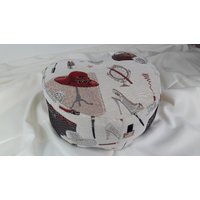 Yoga - Und Meditationskissen "Lady" in Herzform Yoga - Und Meditationskissen "Lady" in Herzform von AstraSchneiderei