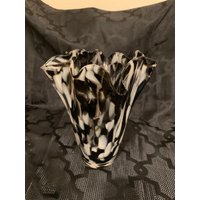 Kunst-Glas Taschentuch-Vase Schwarz Weiß Kunst-Glas Taschentuch-Vase Schwarz Weiß von AtDejaVuCollectibles