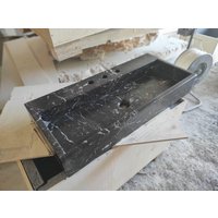 Nero Marquina Schwarzes Marmor Waschbecken Benutzerdefinierte Wandmontage Doppel-Badezimmer Pulver Zimmer Naturstein von AtaMarbleDesign