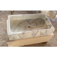 Weißes Carrara Marmor Waschbecken Wandhalterung Badezimmer Pulverraum Custom Vanity Top von AtaMarbleDesign