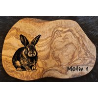 Geschenk Personalisiert Olivenholz Mit Gravur Frühstücksbrett Holz Geburtstag Ostern Hase Hasen Kaninchen Liebhaber Olivenholzbrett von AtelierAnnaHandmade