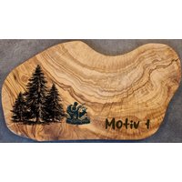 Geschenk Personalisiert Olivenholz Mit Gravur Frühstücksbrett Schneidebrett Hirsch Wald Wildschwein Geschenke Olivenholzbrett Brett Jäger Geschenk Personalisiert Olivenholz Mit Gravur Frühstücksbrett Schneidebrett Hirsch Wald Wildschwein Geschenke Olivenholzbrett Brett Jäger von AtelierAnnaHandmade