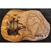 Geschenk Schiff, Segelboot Personalisiert Text , Name Olivenholz Frühstücksbrett Schneidebrett Mit Gravur Holz Geburtstagsgeschenk Geschenk Schiff, Segelboot Personalisiert Text , Name Olivenholz Frühstücksbrett Schneidebrett Mit Gravur Holz Geburtstagsgeschenk von AtelierAnnaHandmade