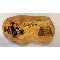 Olivenholz Frühstücksbrett Schneidebrett Gravur Traktor Holz Geschenk Personalisiert Für Mann Frau , Holzfäller Geburtstagsgeschenk von AtelierAnnaHandmade