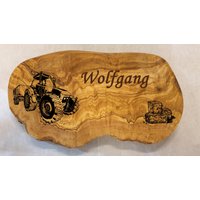 Olivenholz Frühstücksbrett Schneidebrett Gravur Traktor Stroh Geschenk Personalisiert Für Landwirt Bauer Bauerin Geburtstag Olivenholzbrett von AtelierAnnaHandmade