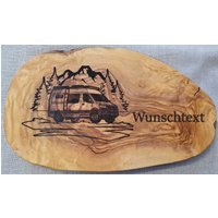 Olivenholz Jumper Auto Camping Schild Frühstücksbrett Personalisiertes Brettchen Camper Wohnmobil Schneidebrett Geschenk Olivenholzbrett von AtelierAnnaHandmade