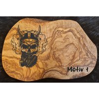 Totenkopf Schädel Geschenk Personalisiert Name Olivenholz Frühstücksbrett Schneidebrett Mit Gravur Holz Geburtstagsgeschenk Olivenholzbrett Totenkopf Schädel Geschenk Personalisiert Name Olivenholz Frühstücksbrett Schneidebrett Mit Gravur Holz Geburtstagsgeschenk Olivenholzbrett von AtelierAnnaHandmade