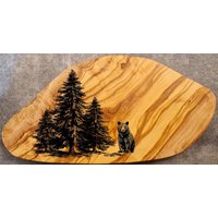 Wald Läger Jägerin Tanne Bär Grizzly Braunbär Geschenk Personalisiert Olivenholz Schneidebrett Holz Geburtstagsgeschenk Olivenholzbrett von AtelierAnnaHandmade