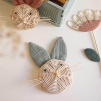 Hasentrophäe Aus Rattan Und Baumwolle Wanddekoration Für Kinder - Babyzimmer von AtelierSolelh