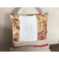 Abnehmbares Kissen, Monogramm Und Vintage-stoff von Atelierdelaudemoire