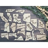 Personalisierter Holz Magnet Mit Der Stadt Ihrer Wahl Personalisierter Holz Magnet Mit Der Stadt Ihrer Wahl von Atkins5Made