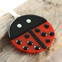Marienkäfer Verschmolzen Glas Ornament von AtlantisDesigns