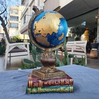 Weltkugel Auf Büchern Skulptur, 10, 63 Zoll, Handgemachtes Geschenk, Weltstatue, Moderne Große Statuen, Abstern Buchliebhaber von AtolyeDreamArt