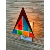 Mid Century Modern Nachtlicht | "God Mod" Design Kirchen Architektur Ein Rahmen Glasmalerei-stil Atomic Avocado Designs® von AtomicAvocadoDesigns