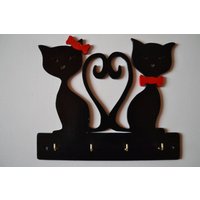 Deko-Wandschlüsselhalter Aus Bemaltem Holz, Modell „Katzenherz Nummer 2" von Atraversbois