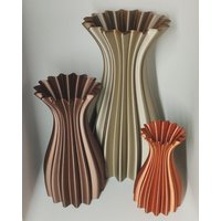 Moderne Gerippte Blumenvase - 3D Gedruckte Wohnkultur in Mehreren Größen Und Farben von Attilas3dPalast