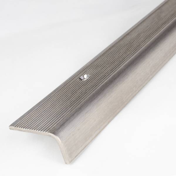 Auer Treppenkanten & Winkelprofil Richbrook Rutschhemmend R10 DIN 51130 20 x 40 mm Edelstahl von Auer Metallprofile