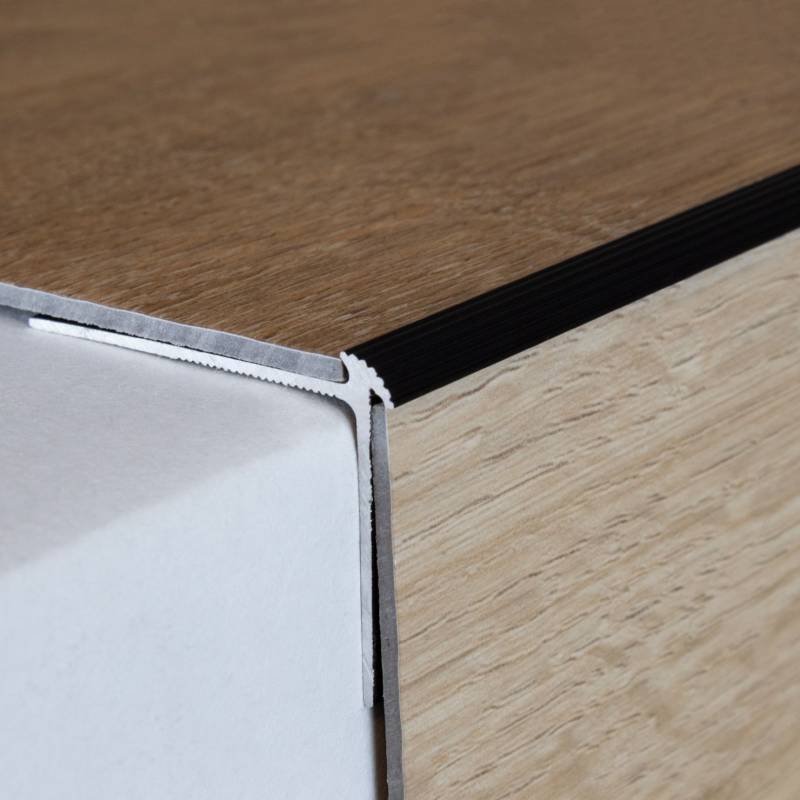 Auer Treppenkanten- & Winkelprofile Lévis H 30 mm B 40 mm Einfasshöhe 2.5 mm Alu elox von Auer Metallprofile