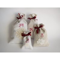 Adventskalender Aus Handgewebtem Leinen Mit Spitze von Augenblickchen