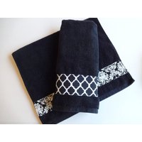 Ave Schwarzweiß Badetuch 4 Handtuchgrößen 10 Stoffe Zur Auswahl Für Sie Selber Hergestellt Von August Ave, Quatrefoil, Polka Dots, Chevron von AugustAve