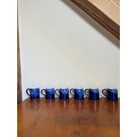 Art. 854 - Set Aus 6 Ton-Schnapsbecher Mit Blauem Farbverlauf Art. 854 - Set Aus 6 Ton-Schnapsbecher Mit Blauem Farbverlauf von AuntieMagpiesVintage