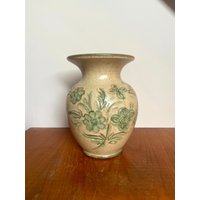 Art. 228 - Vintage Vase Florales Muster Beige/Grün Landhaus von AuntieMagpiesVintage