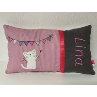 Personalisiertes Kissen Katze Wimpelkette Mädchen 40 X25 cm Rosa Namenskissengeschenk Zur Geburtgeschenk Taufe Personalisiertes Kissen Katze Wimpelkette Mädchen 40 X25 cm Rosa Namenskissengeschenk Zur Geburtgeschenk Taufe von AureaArtisShop