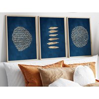 Indigo Und Gold Wandkunst 3Er Set Drucke Abstrakte Kunst Dunkelblau Galerie Wand Set, Wohnzimmer Dekor, Schlafzimmer, Wohnheim, Große von Aureous