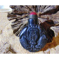 Handgeschnitzte "Drachen" 2, 7 Zoll Schwarze Jade Schnupftabakflasche Handgeschnitzte "Drachen" 2, 7 Zoll Schwarze Jade Schnupftabakflasche von AurorasGemstones