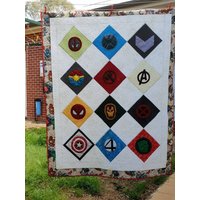 Superheld Kleine Einzelne Quilt von AusKelsQuilts
