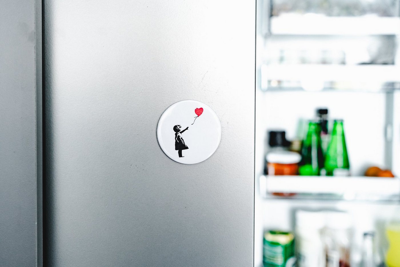 AvantgART Flaschenöffner Magnetisch, Kühlschrank Magnet, Banksy Kunstdruck, Bottle Opener von AvantgART