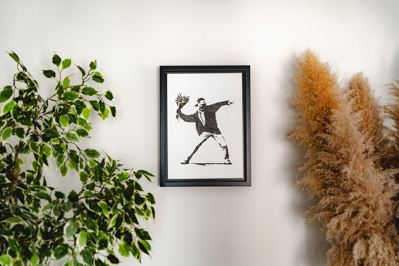 AvantgART Leinwandbild Leinwandbild, Wandbilder mit Rahmen, Wand Deko, Banksy Kunstdruck, Flower thrower von AvantgART