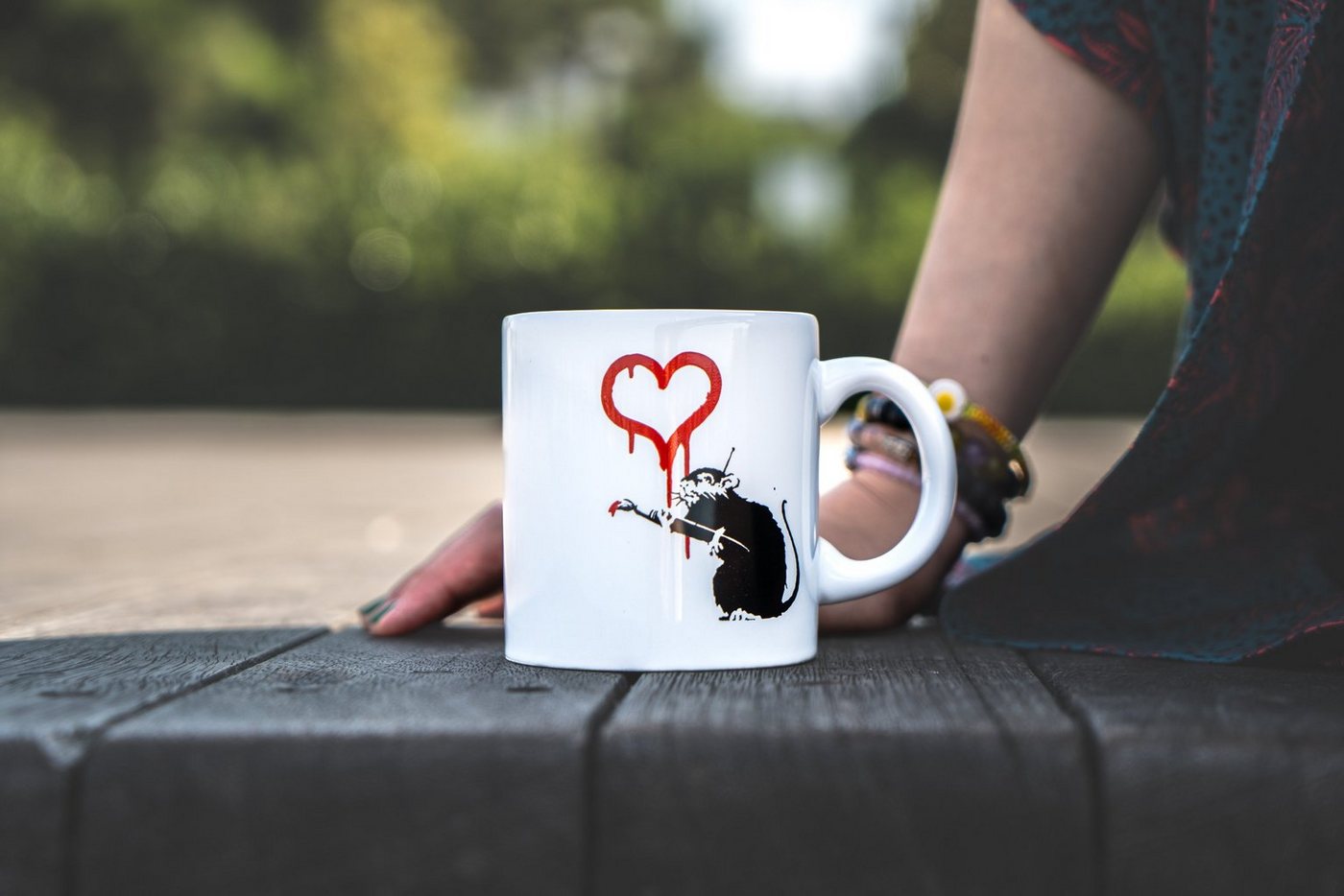 AvantgART Tasse Banksy Kaffeetasse, Banksy Kunstdruck, Tasse Kaffee, aus Keramik, Porzellan von AvantgART