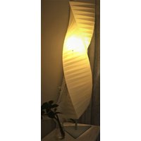 Perfekte Vintage Stehlampe Medium Große Größe Vals P Metall Baumwolle Spiralform Mid Century Style von Avantgardelightinggr