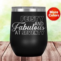 70Er Jahre Weinglas Becher Tasse Siebziger 1955 Lustiges Geschenk Für Frauen Ihre Mutter Oma Schwester Tante Ideen L-08J von AviiGifts