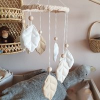 Baby Mobile Blätter Boho Deko Créme Unisex von Avocadopink