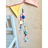 Suncatcher Regenbogen Kristall Sonnenfänger Knallig Bunt Pink Blau Gelb Kugeln Prisma Keramikperlen Sonnenkristall Kinderzimmer von Avocadopink