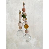 Suncatcher Regenbogen Kristall Sonnenfänger Leo Grün Braun Kugeln Prisma Keramikperlen Sonnenkristall Kinderzimmer Geschenk Deko Wohnzimmer von Avocadopink