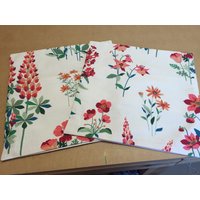 Ein Handgemachter Kissenbezug Aus Laura Ashley Fernshaw Stoff von AvonwickStyle
