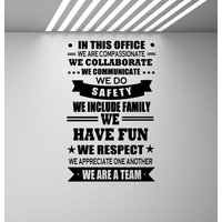 In Diesem Büro Zeichen Sind Wir Ein Team Wandaufkleber Tun Teamwork Poster Geschenk Erfolg Zitat Vinyl Aufkleber Dekor Wand Kunstdruck G85-5 In Diesem Büro Zeichen Sind Wir Ein Team Wandaufkleber Tun Teamwork Poster Geschenk Erfolg Zitat Vinyl Aufkleber Dekor Wand Kunstdruck G85-5 von AwesomeWalls