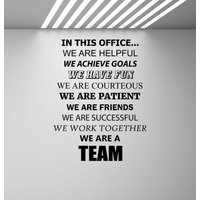 Teamwork Wandtattoo in This Office We Do Are A Team Poster Success Sign Geschenk Vinyl Sticker Decor Wall Art Print G74-7 von AwesomeWalls