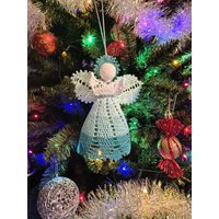 Gehäkelter Engel 18 cm Dreifarbig Handgemachter Häkelarbeit Weihnachtsdeko Geschenk Handmade Decor Gehäkelter Engel 18 cm Dreifarbig Handgemachter Häkelarbeit Weihnachtsdeko Geschenk Handmade Decor von Awicrochetdeko