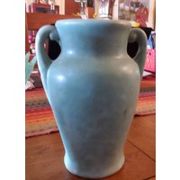 Vintage Brush-Mccoy Pottery Zwei Griff Arts & Crafts Grüne Vase von AyCarambaGifts