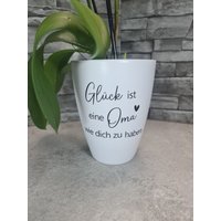 Blumentopf-Schriftzug in Wunschfarbe "Glück Ist Eine Oma Wie Dich Zu Haben"+Name, Geschenk, Aufkleber Für Blumentopf, Kindergarten, Schule von Aydasch