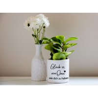 Blumentopf-Schriftzug in Wunschfarbe "Glück Ist Eine Oma Wie Dich Zu Haben"+Name, Geschenk, Aufkleber Für Blumentopf, Kindergarten, Schule von Aydasch