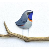 Vogel Wanddekor, Blaukehlchen, Wand Kunst Vogel, Handbemalter Keramik Garten Dekor von AyeBarDesigns