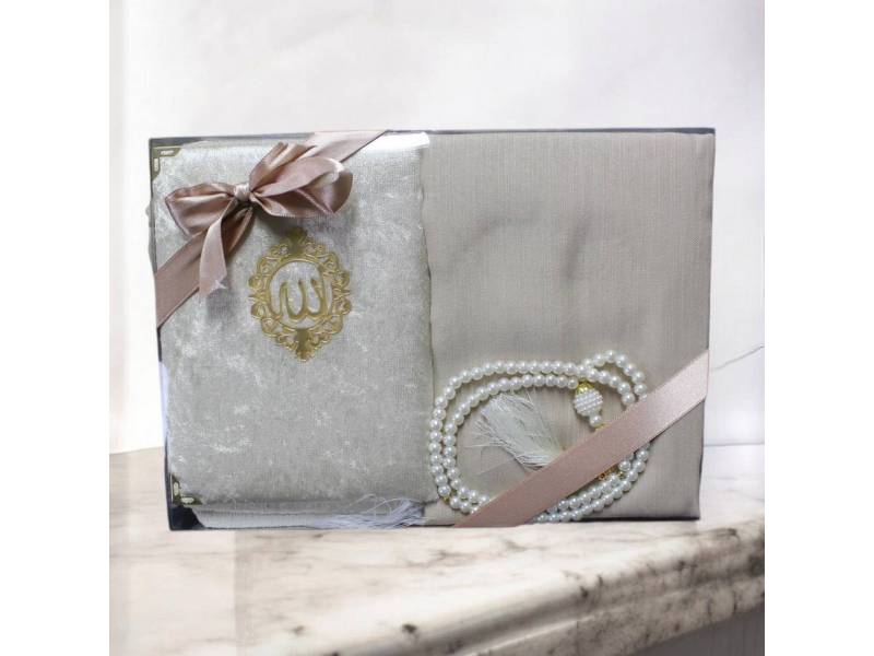 Aymasal Läufer Geschenkset 4 tlg. Gebetsteppich + 99er Gebetskette+ Koran Juz + Hijab Aymasal Läufer Geschenkset 4 tlg. Gebetsteppich + 99er Gebetskette+ Koran Juz + Hijab von Aymasal