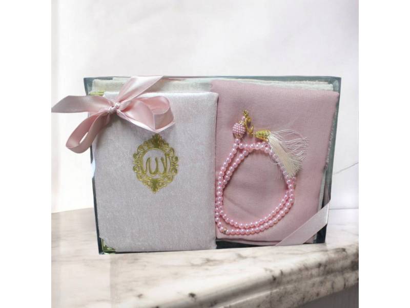 Aymasal Läufer Geschenkset 4 tlg. Gebetsteppich + 99er Gebetskette+ Koran Juz + Hijab Aymasal Läufer Geschenkset 4 tlg. Gebetsteppich + 99er Gebetskette+ Koran Juz + Hijab von Aymasal
