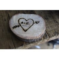 Gebrannte Holzscheibe Magnet Valentinstag Hochzeit Geburtstag Rustikal Geschenk von AyurvedaParadise